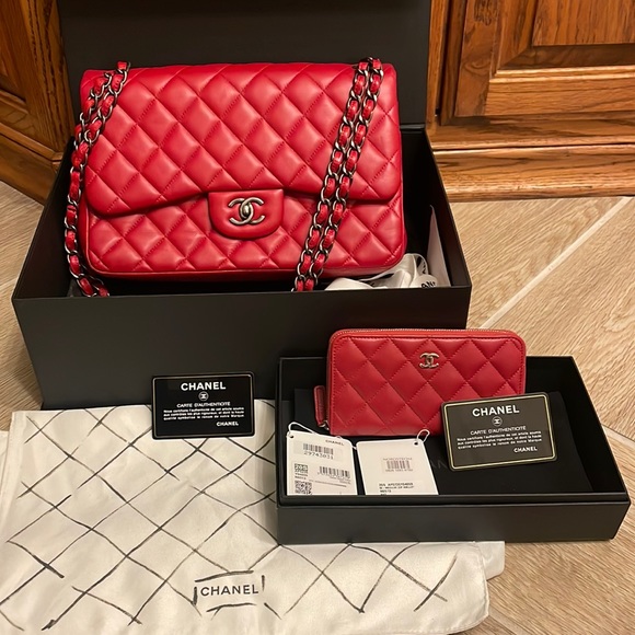 Red Chanel - Picture 1 of 3